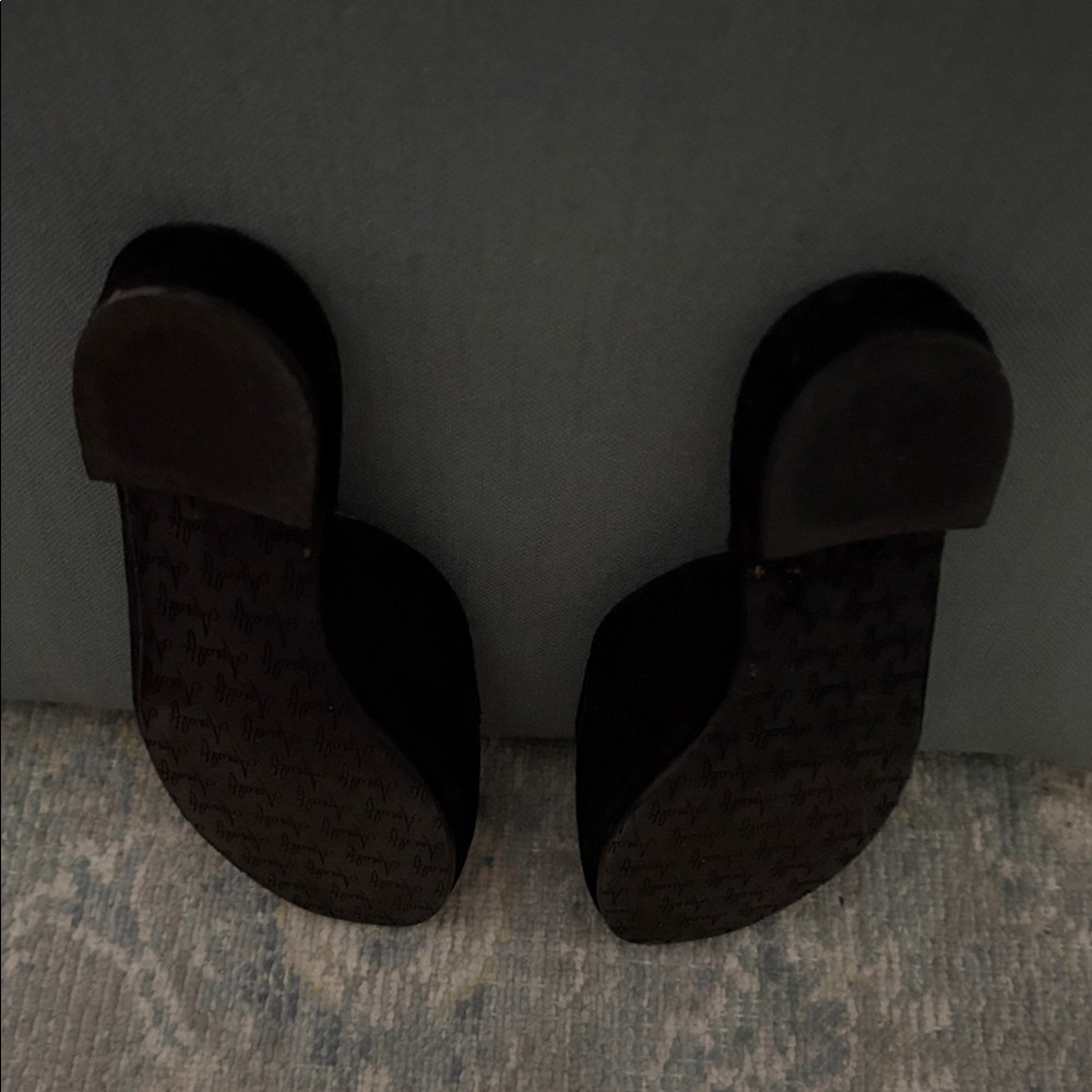Amalfi by Rangoni Graziosa Horse Bit Flat Mule black suede size 8 - Picture 8 of 12